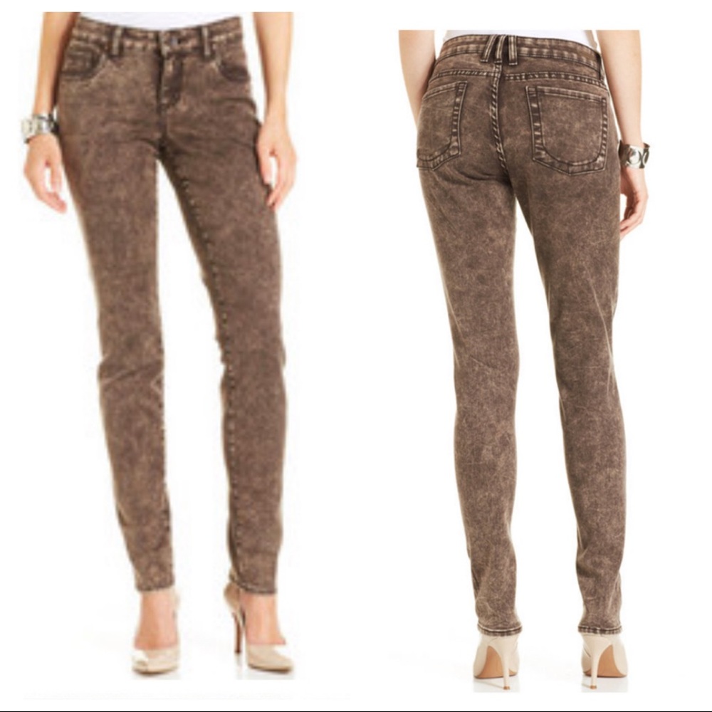 Kut from the Kloth acid wash skinny 8